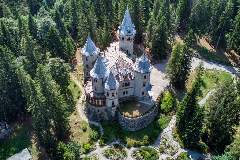 Castello Savoia – En saga i&nbsp;sten