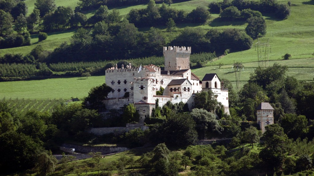 Castel Coira – Tusen år av makt och&nbsp;mystik
