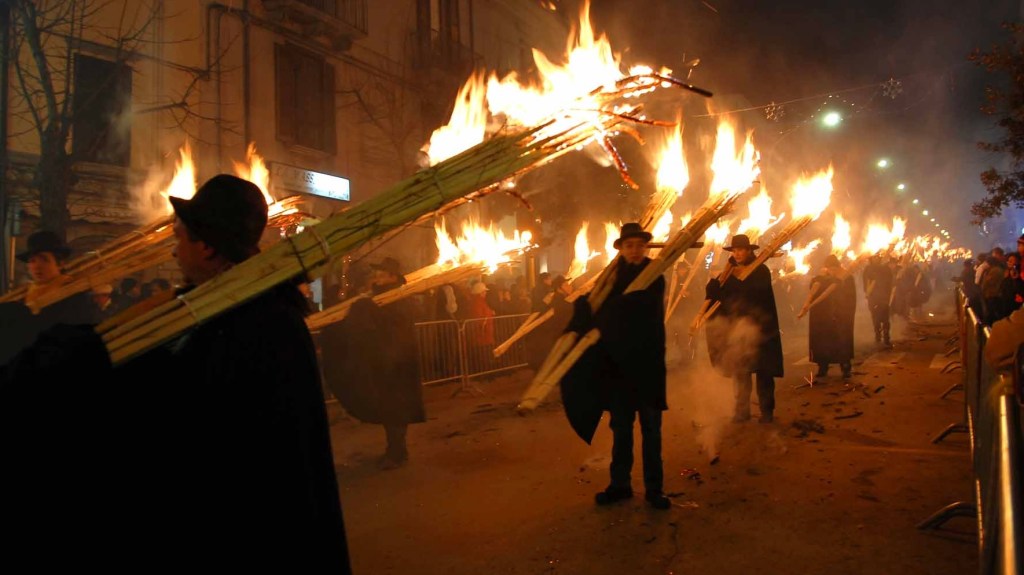 ’Ndocciata: En eldritual som binder samman historia och&nbsp;gemenskap